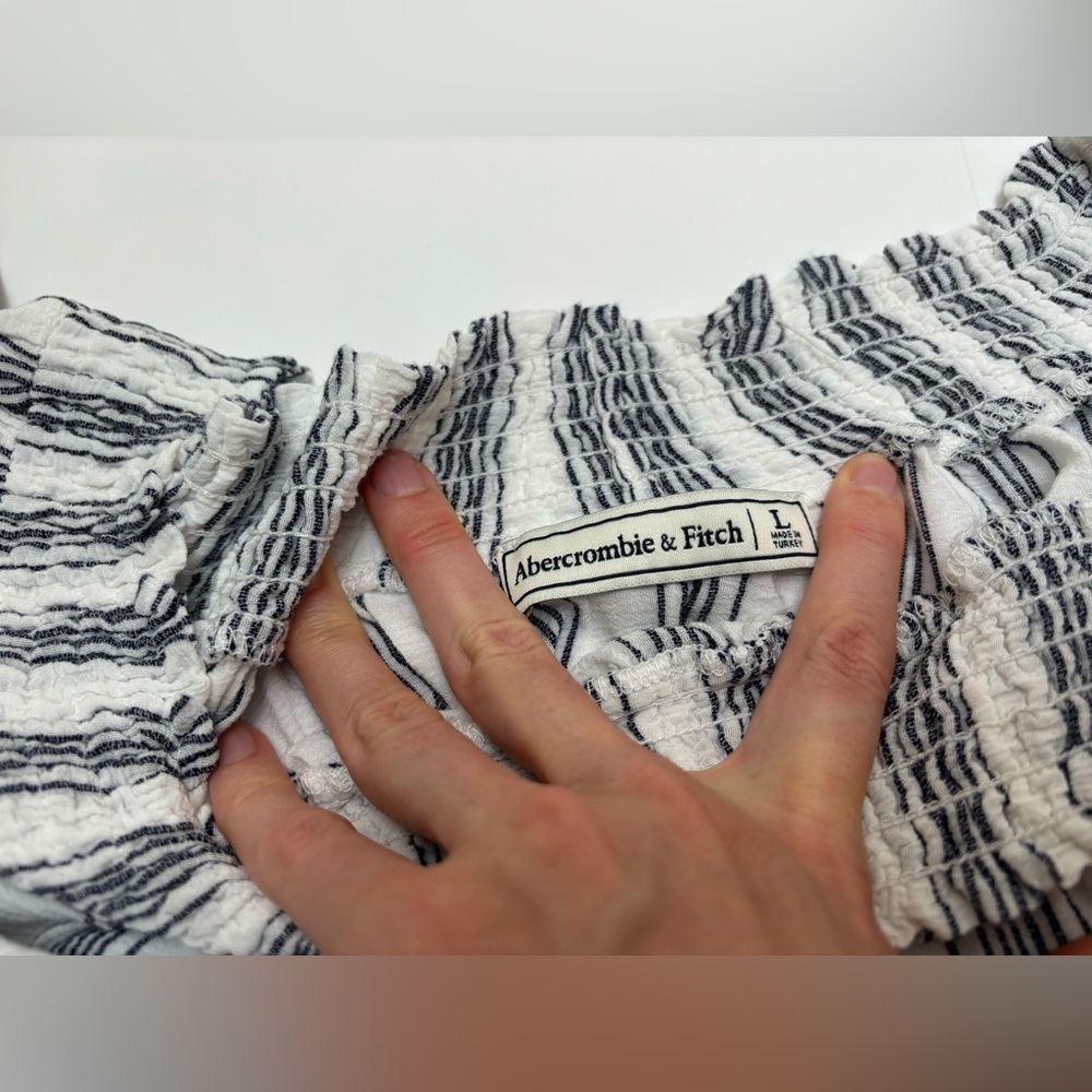 Abercrombie & Fitch off shoulder striped top large butterfly sleeves white black - Picture 7 of 10